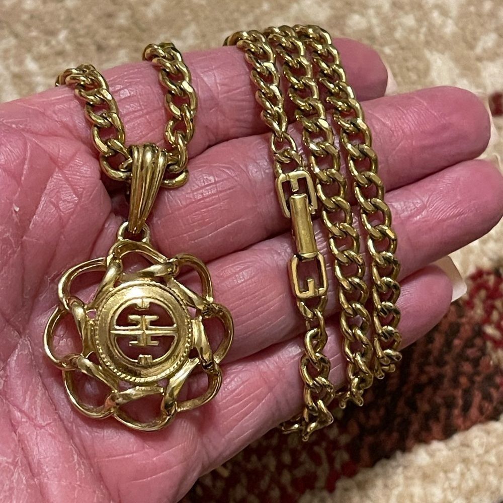 Vintage Givenchy Floral Emblem Pendant Necklace – Gold-Tone, 24”